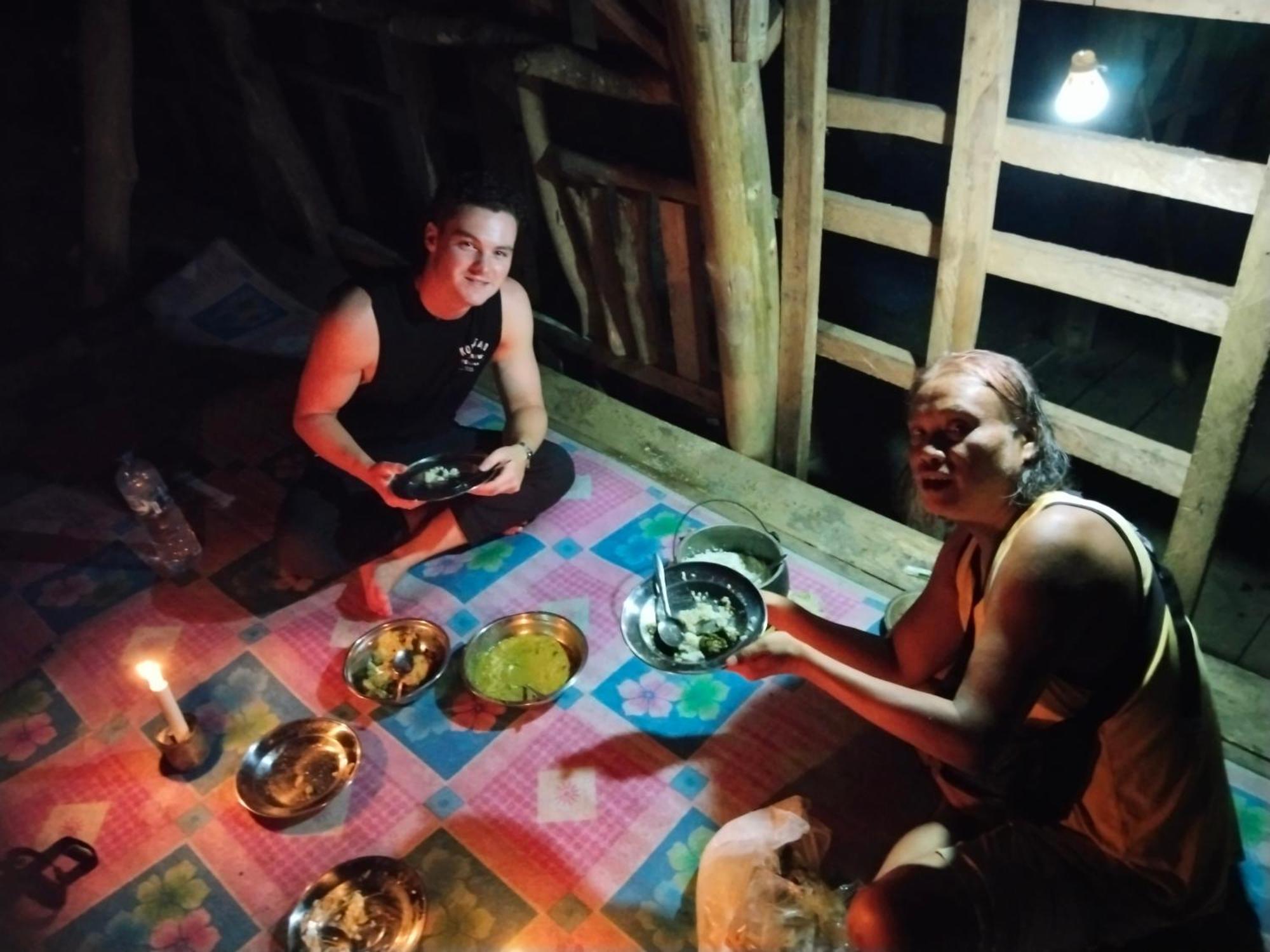 Jhony'S Backpacker-Guest House Only Stay Here Book Treking With Us Bukit Lawang Exterior photo