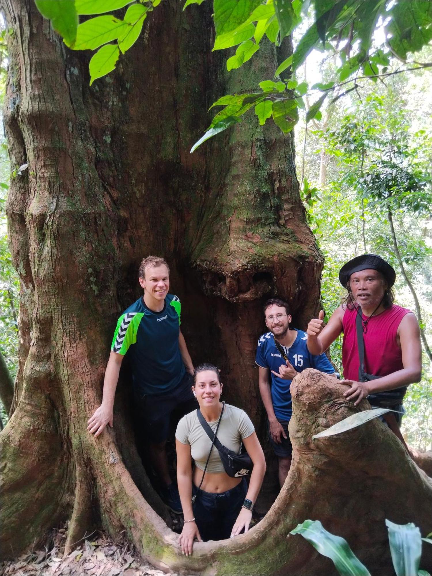 Jhony'S Backpacker-Guest House Only Stay Here Book Treking With Us Bukit Lawang Exterior photo