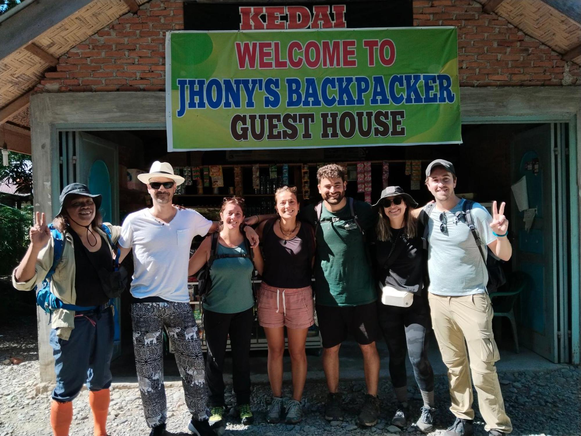 Jhony'S Backpacker-Guest House Only Stay Here Book Treking With Us Bukit Lawang Exterior photo