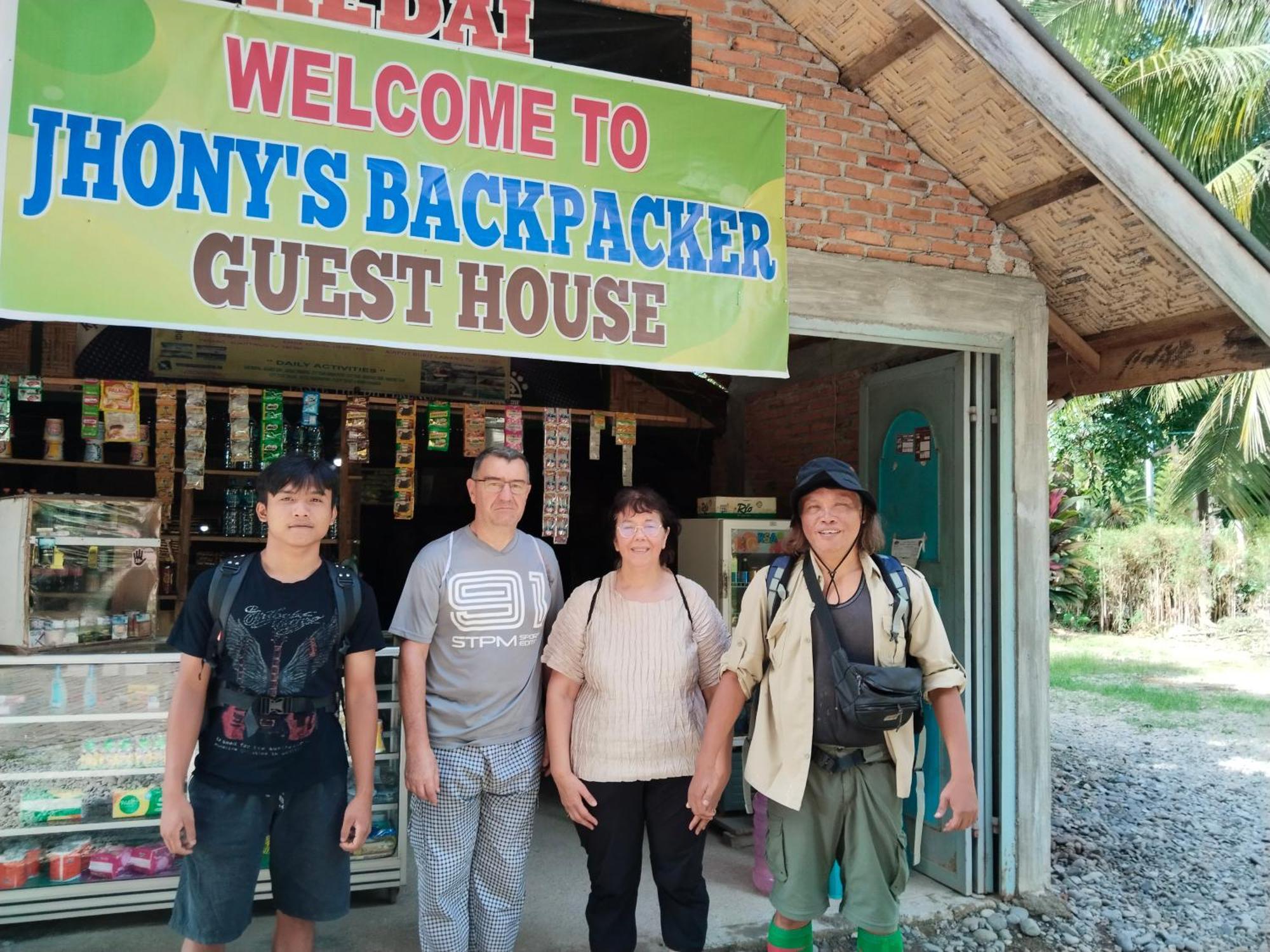 Jhony'S Backpacker-Guest House Only Stay Here Book Treking With Us Bukit Lawang Exterior photo