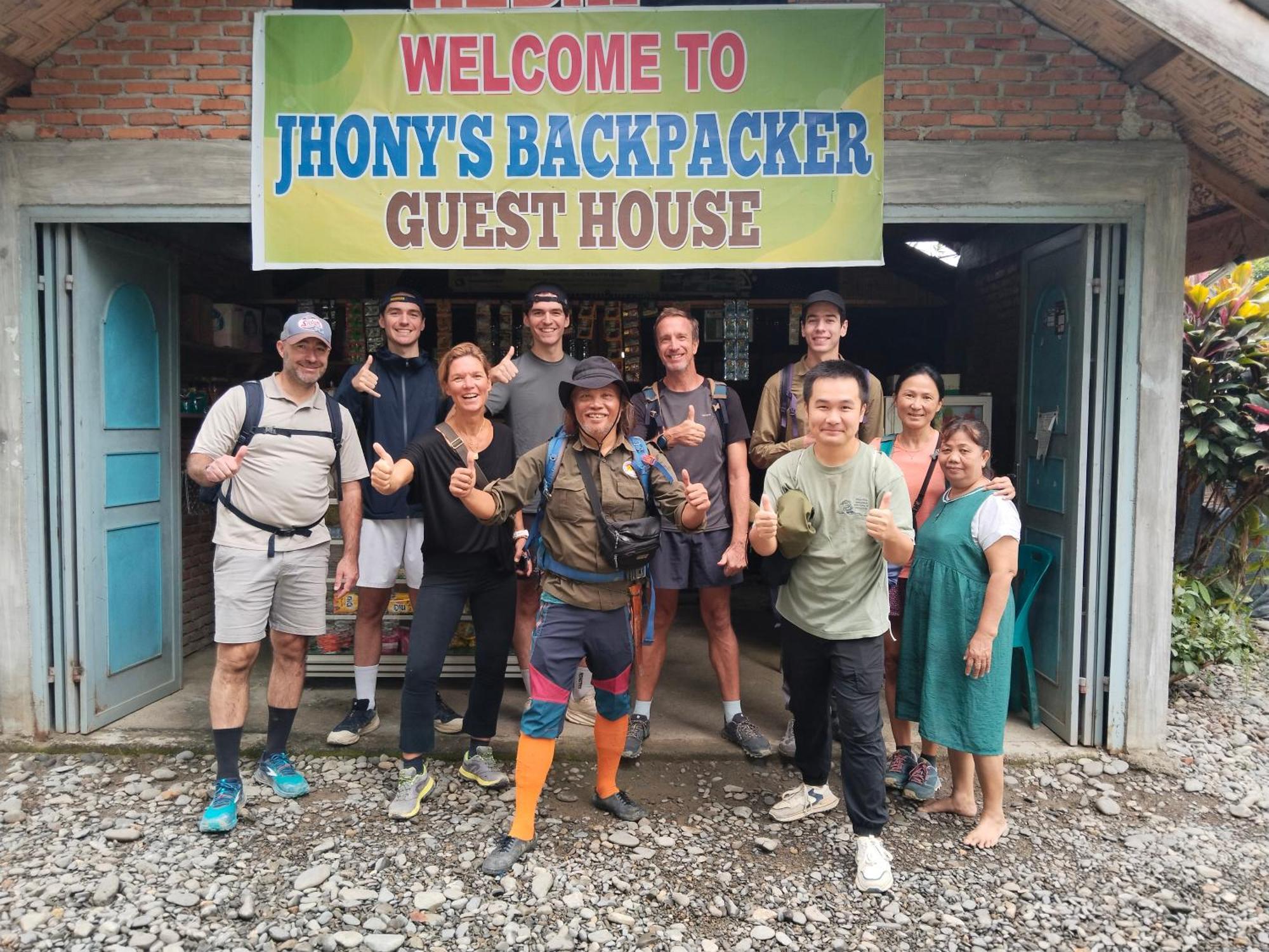 Jhony'S Backpacker-Guest House Only Stay Here Book Treking With Us Bukit Lawang Exterior photo