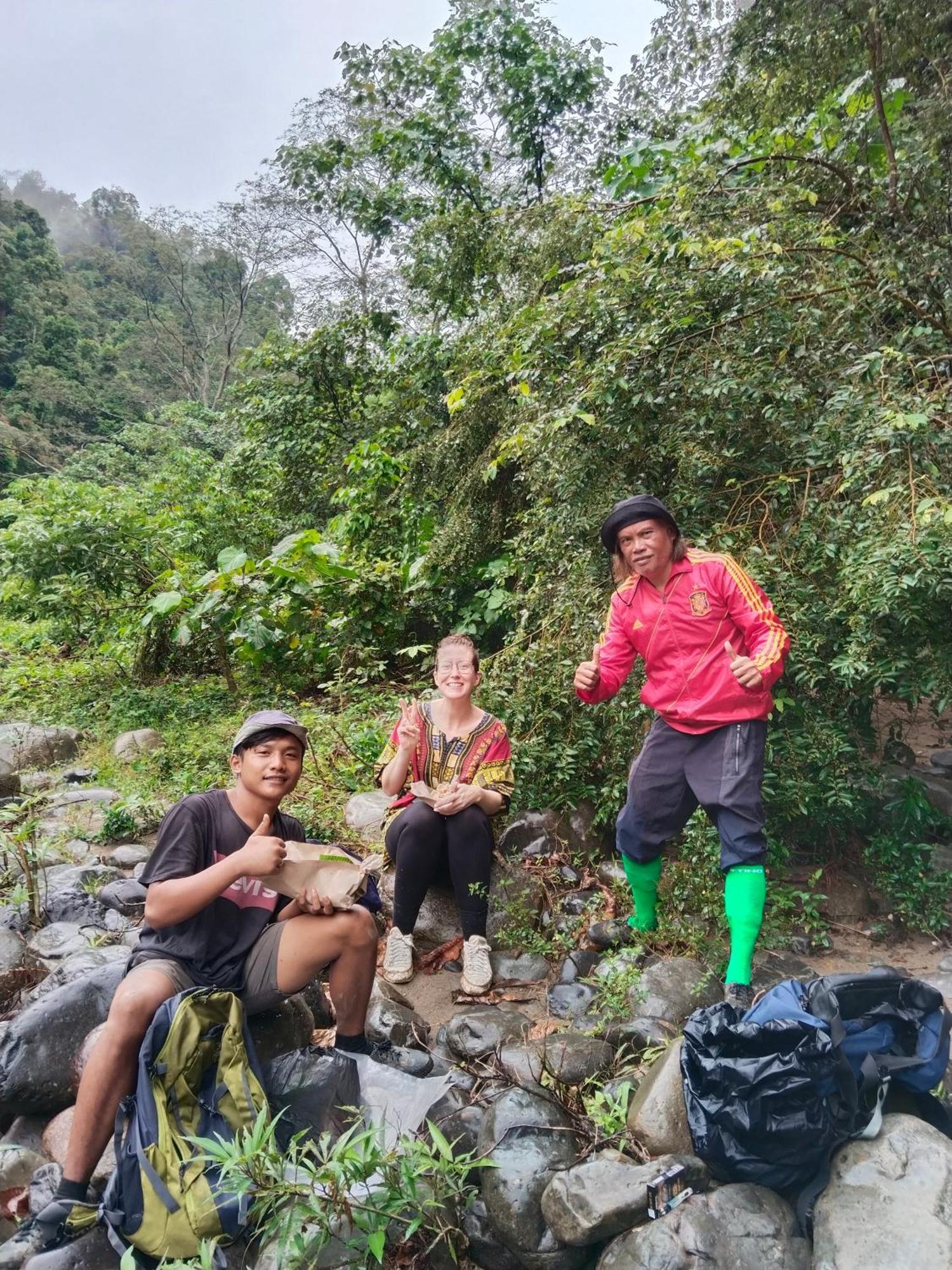 Jhony'S Backpacker-Guest House Only Stay Here Book Treking With Us Bukit Lawang Exterior photo