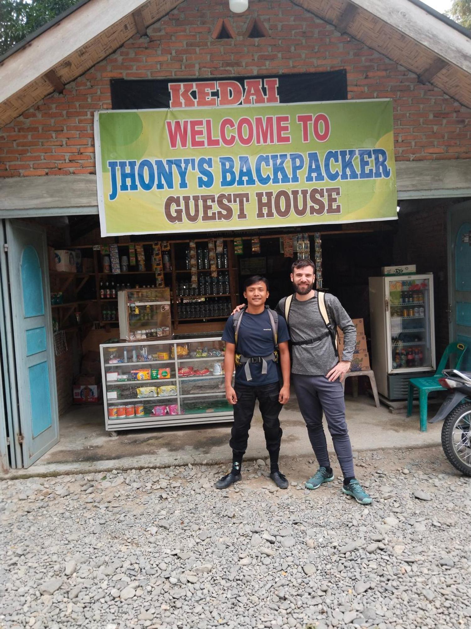Jhony'S Backpacker-Guest House Only Stay Here Book Treking With Us Bukit Lawang Exterior photo