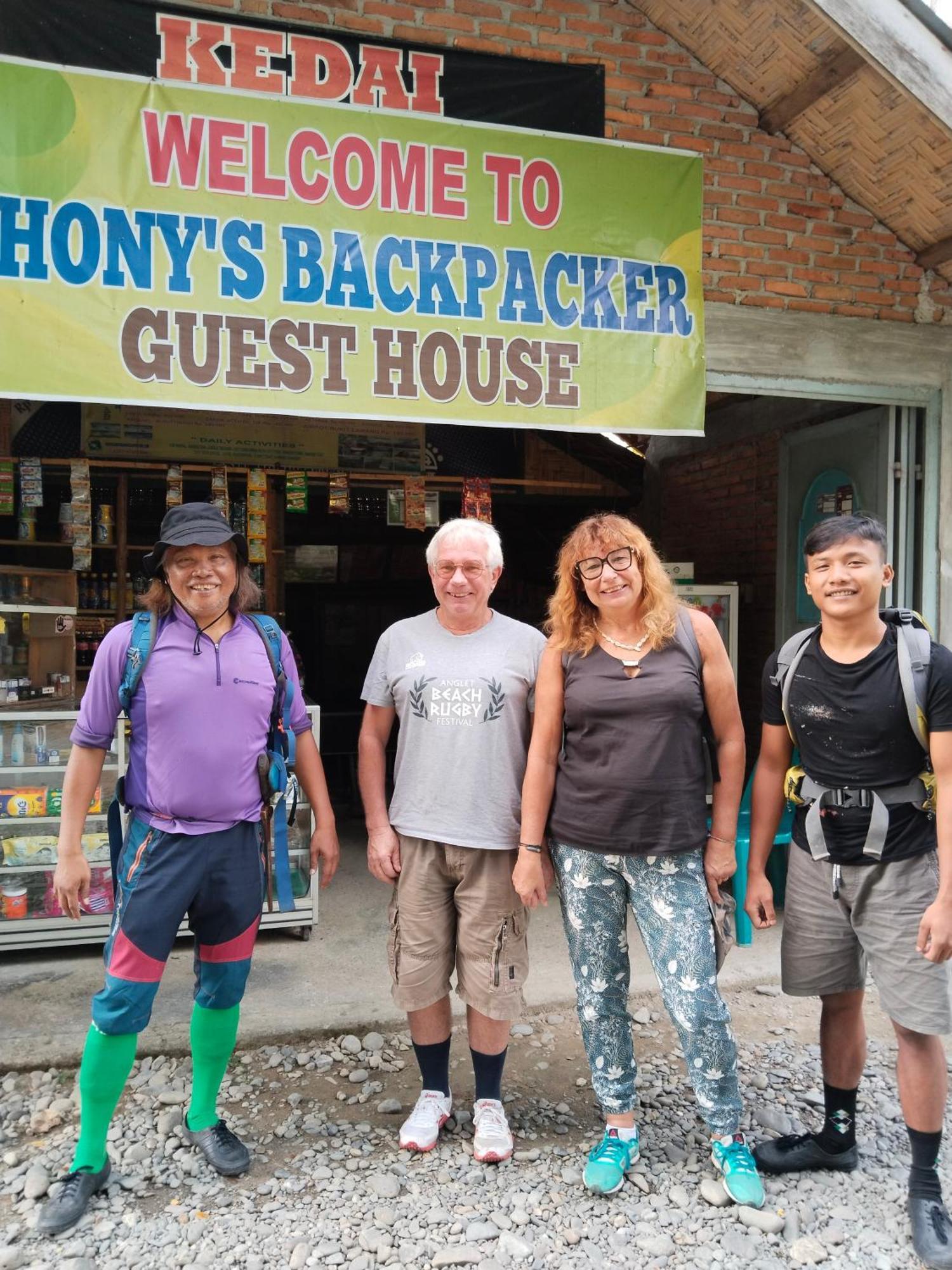 Jhony'S Backpacker-Guest House Only Stay Here Book Treking With Us Bukit Lawang Exterior photo